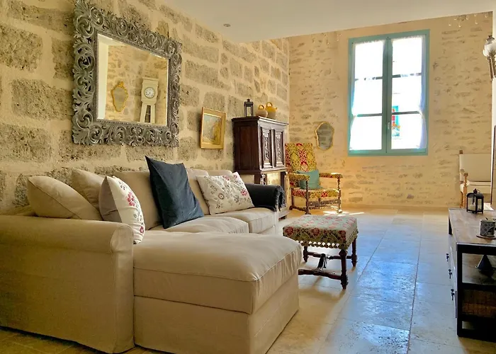 La Posada Townhouse With Private Parking